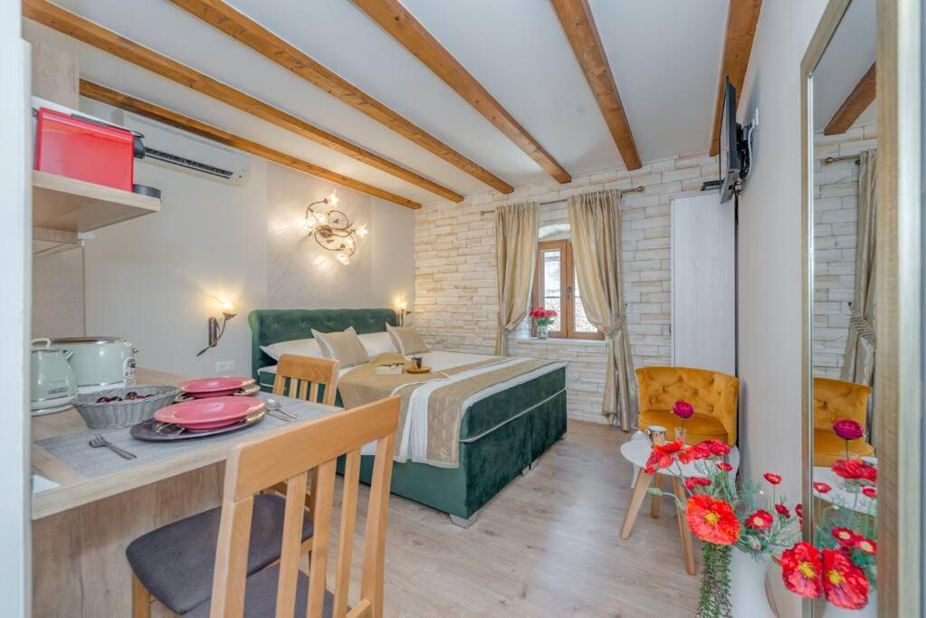 Diva 1,Stylish Old Town Studio Apartment Near Beach Spalato Esterno foto