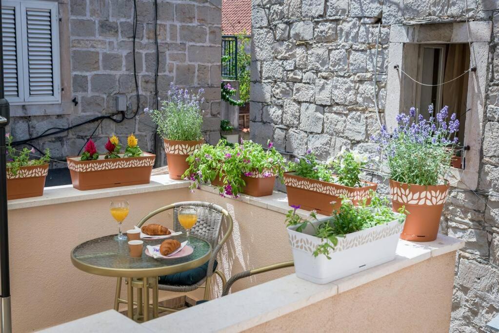 Diva 1,Stylish Old Town Studio Apartment Near Beach Spalato Esterno foto