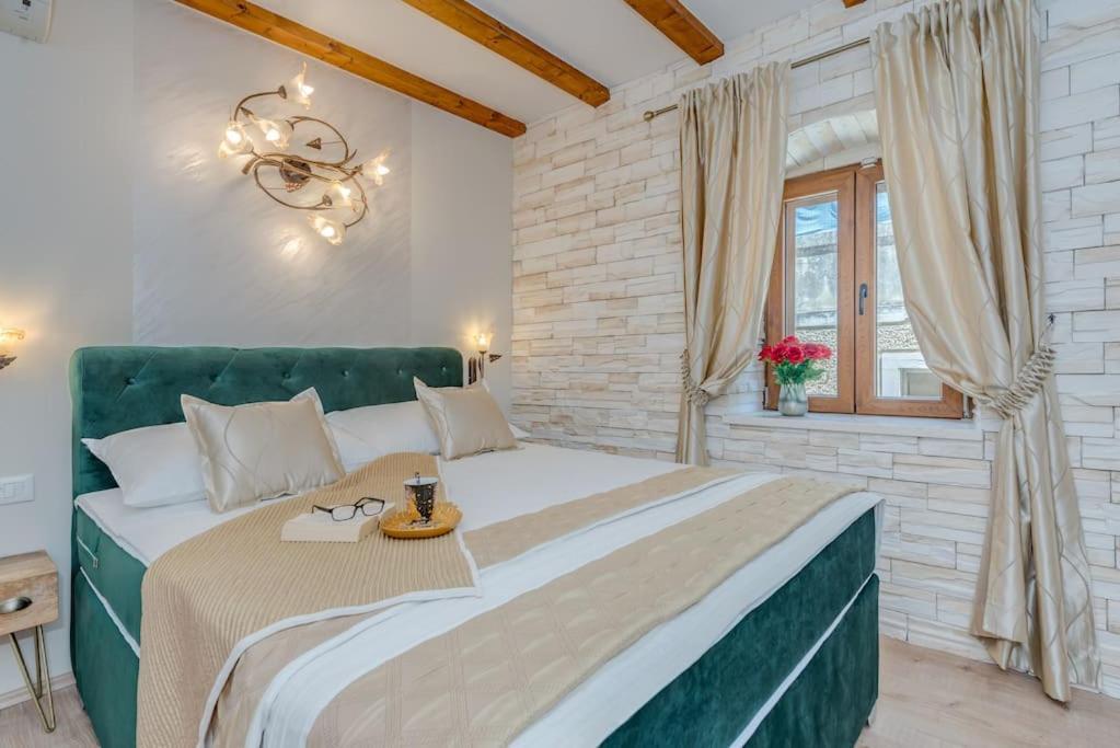 Diva 1,Stylish Old Town Studio Apartment Near Beach Spalato Esterno foto