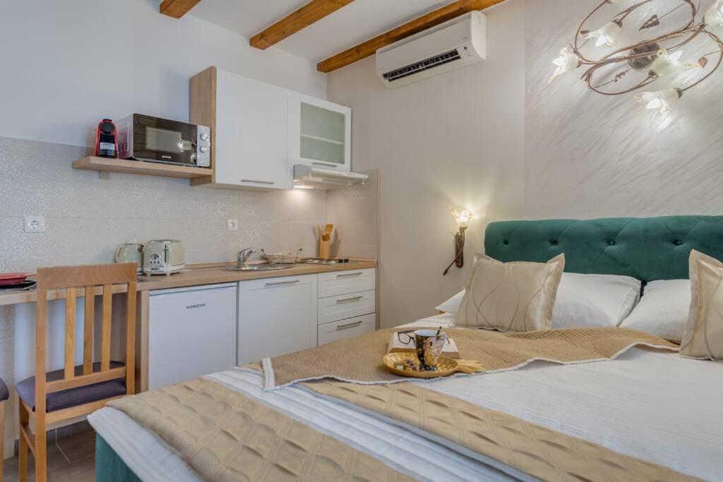 Diva 1,Stylish Old Town Studio Apartment Near Beach Spalato Esterno foto