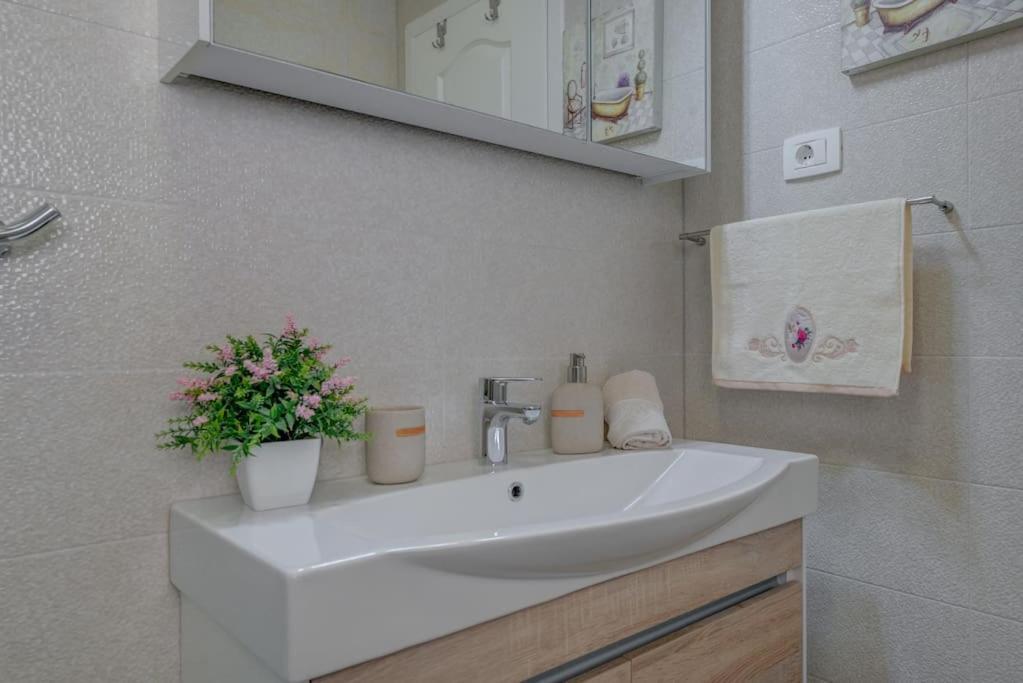 Diva 1,Stylish Old Town Studio Apartment Near Beach Spalato Esterno foto